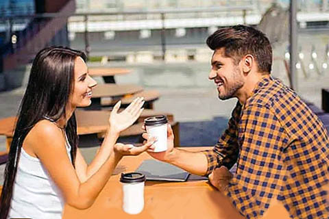date in cafe